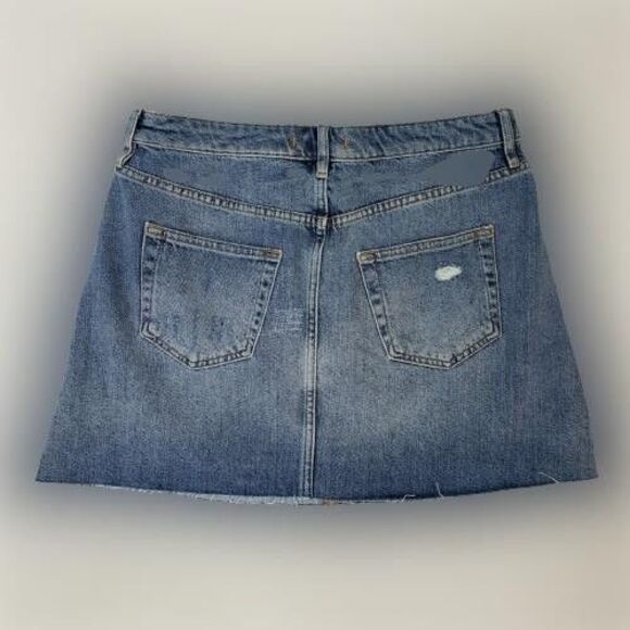 Free People We The Free Denim Mini Skirt Distressed Button Fly Women's Size 31 - Picture 2 of 3